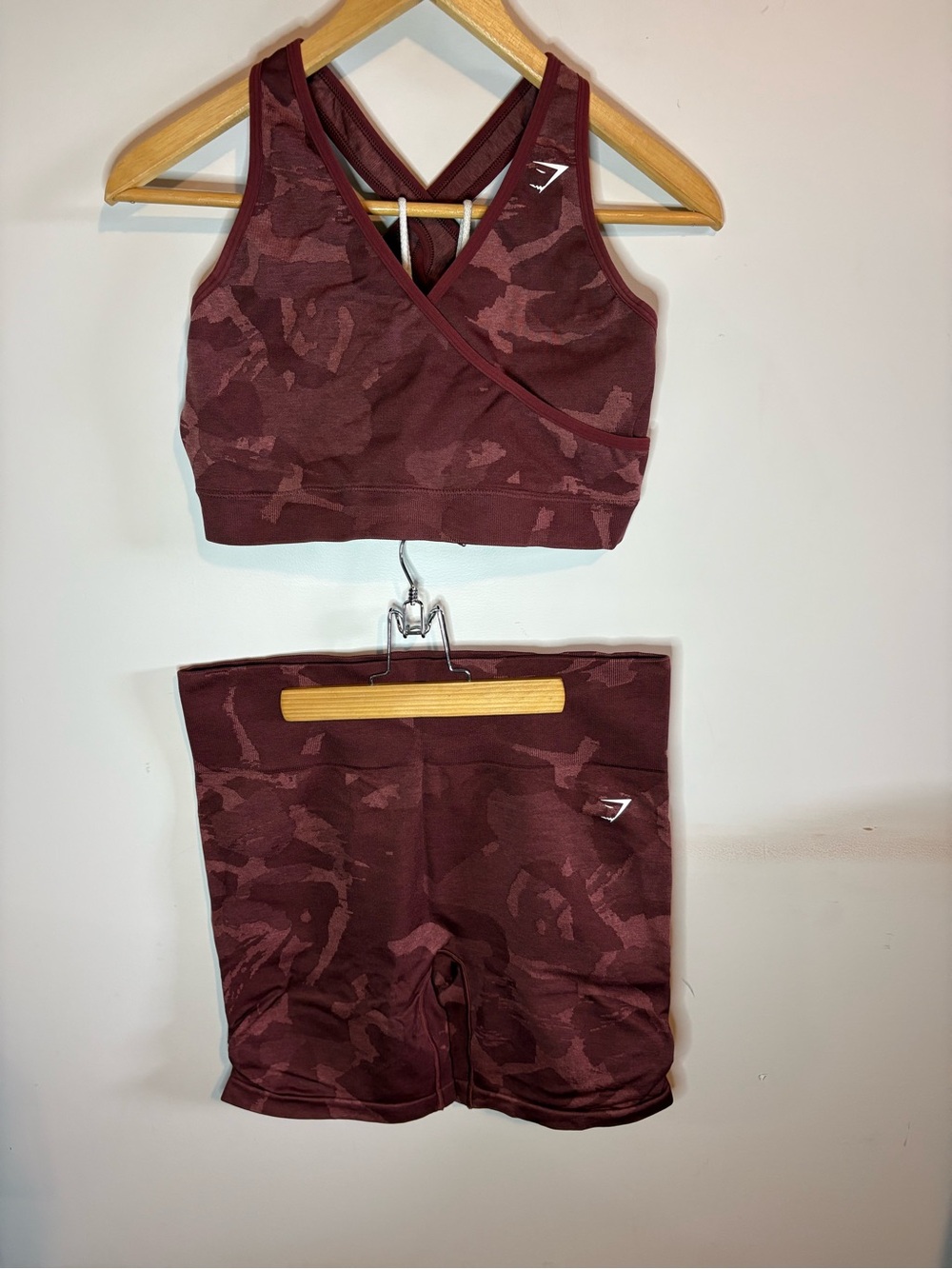 Gymshark Burgundy Camo Seamless Training Bra and Shorts Set Size XL/XXL
